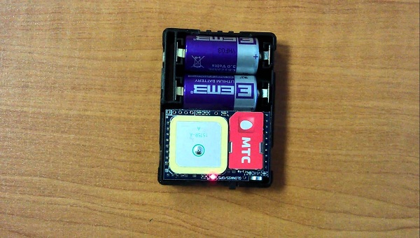 GPS-маяк на литиевых батарейках